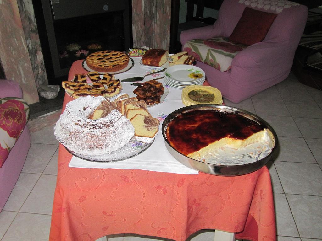 Montagne Rocciose Bed & Breakfast Frascineto Екстериор снимка