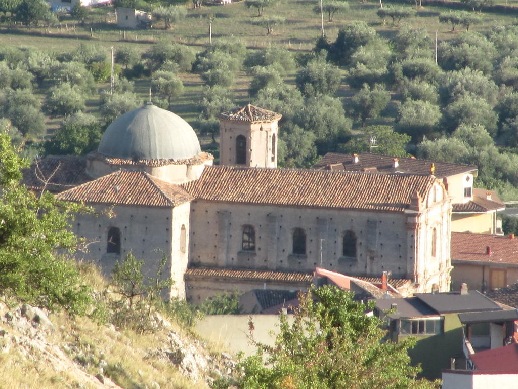 Montagne Rocciose Bed & Breakfast Frascineto Екстериор снимка