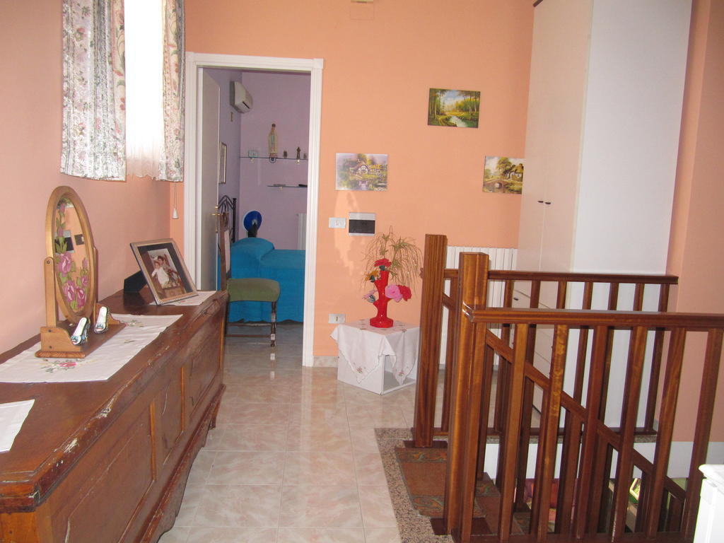 Montagne Rocciose Bed & Breakfast Frascineto Екстериор снимка