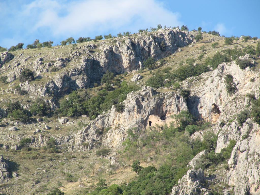 Montagne Rocciose Bed & Breakfast Frascineto Екстериор снимка