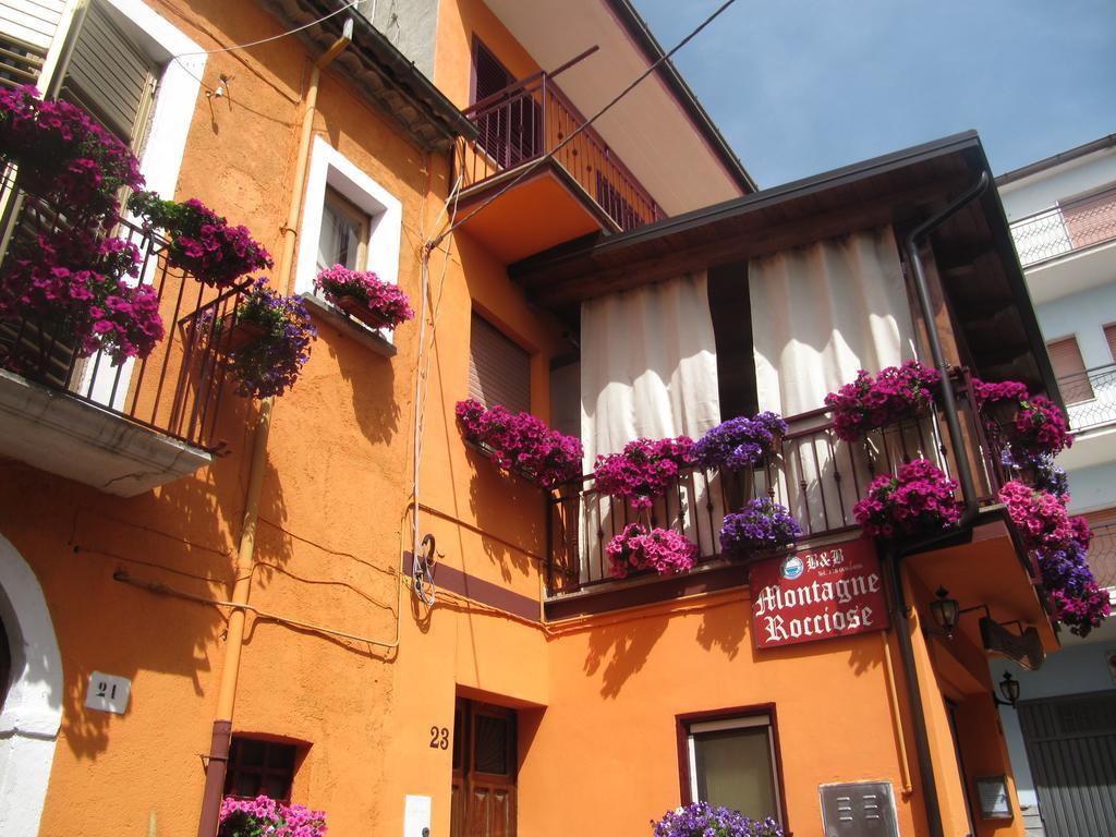 Montagne Rocciose Bed & Breakfast Frascineto Екстериор снимка