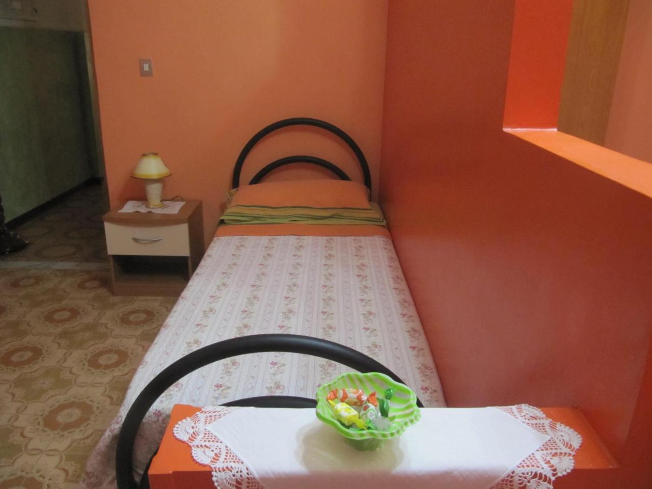 Montagne Rocciose Bed & Breakfast Frascineto Екстериор снимка