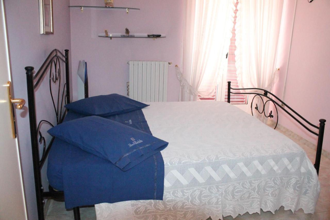 Montagne Rocciose Bed & Breakfast Frascineto Екстериор снимка