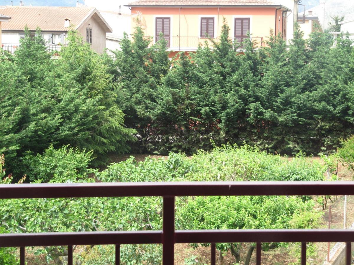 Montagne Rocciose Bed & Breakfast Frascineto Стая снимка
